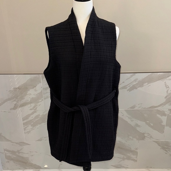 Lululemon Serene Travels Vest Size 12 Black Jacket NYC Style - Picture 2 of 12
